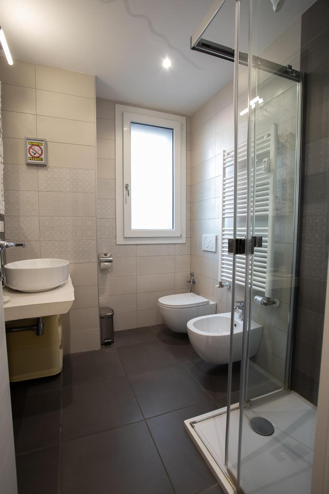 Happy Home Bo Centro Free Private Parking Bolonia Exterior foto