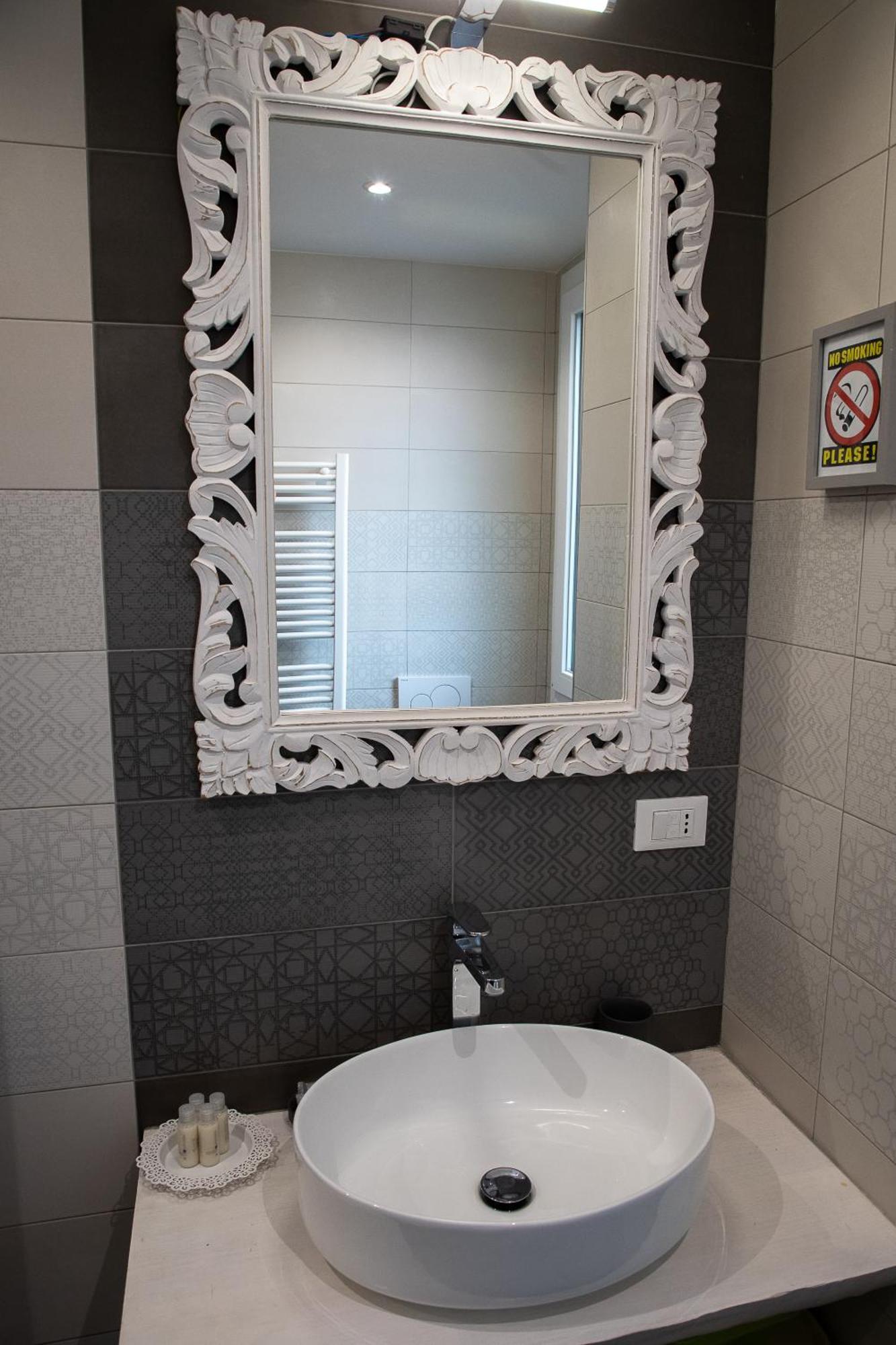 Happy Home Bo Centro Free Private Parking Bolonia Exterior foto